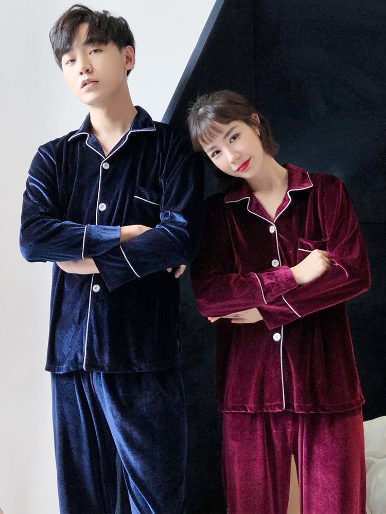 Couple set in velvet